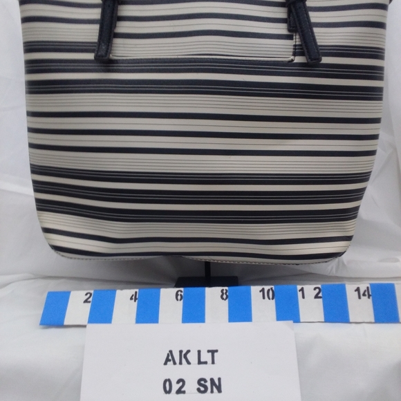 Anne Klein Vintage Ebony and Ivory Two-Handle § - Picture 3 of 13